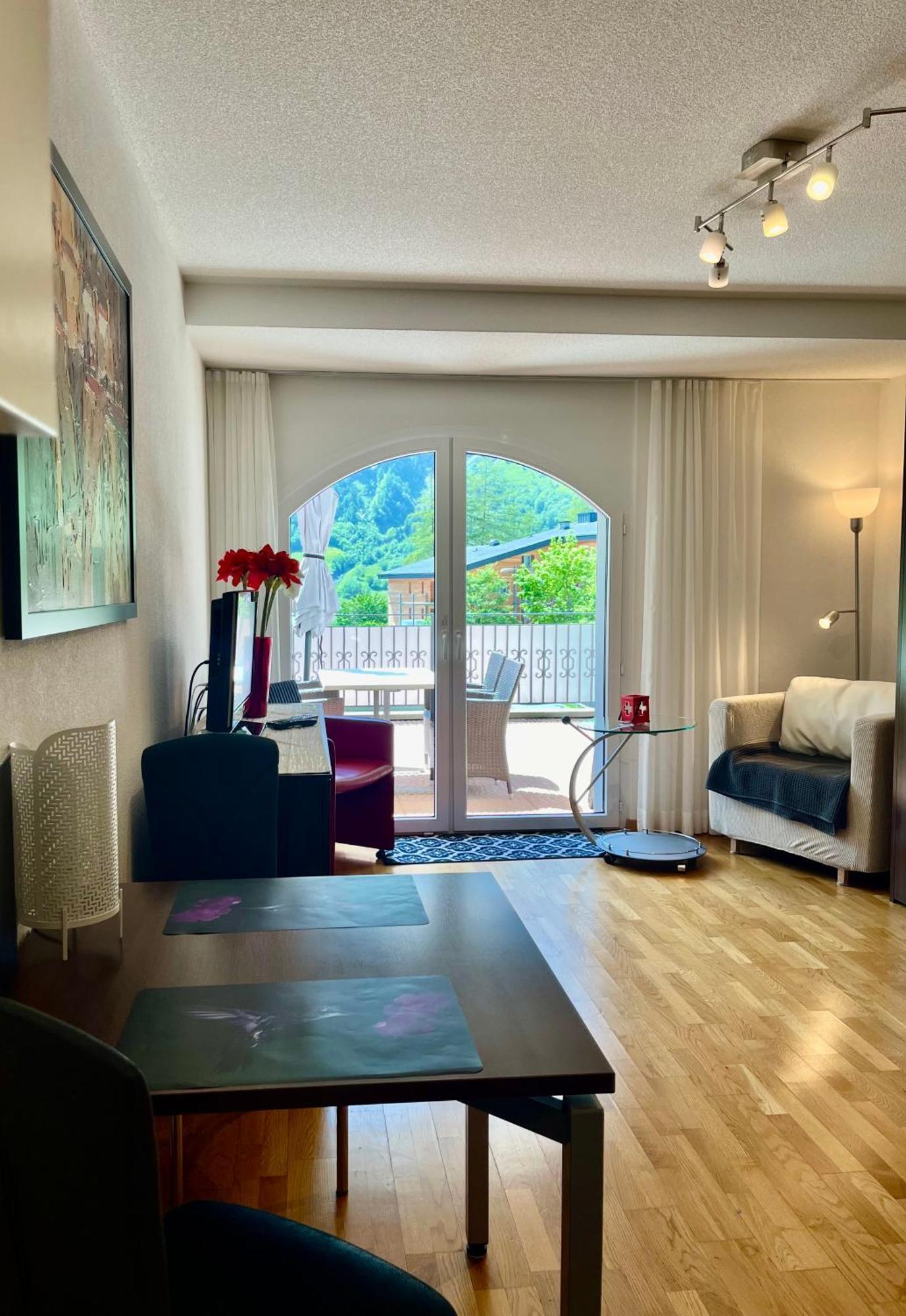 Apartments Residenz Iris Loèche-les-Bains Extérieur photo